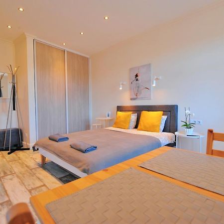 Gertrudes Residence Stay In Light-Filled Studio Apartment In Central リガ エクステリア 写真